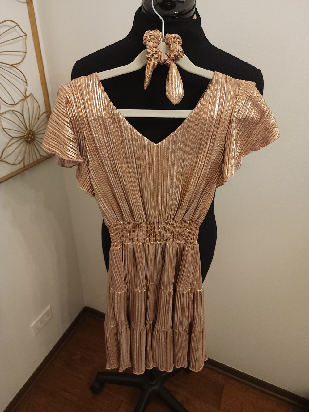 Metallic Gold Pleated Ruffle Dress - Picture 3 of 6